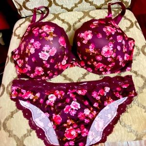 Victoria’s Secret Dream Angels Lace Trim Push-up Bra & Panty Set 34DD & small